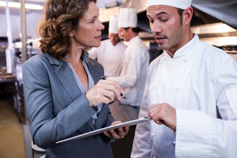 Como reduzir riscos trabalhistas em restaurantes de São Paulo com apoio contábil
